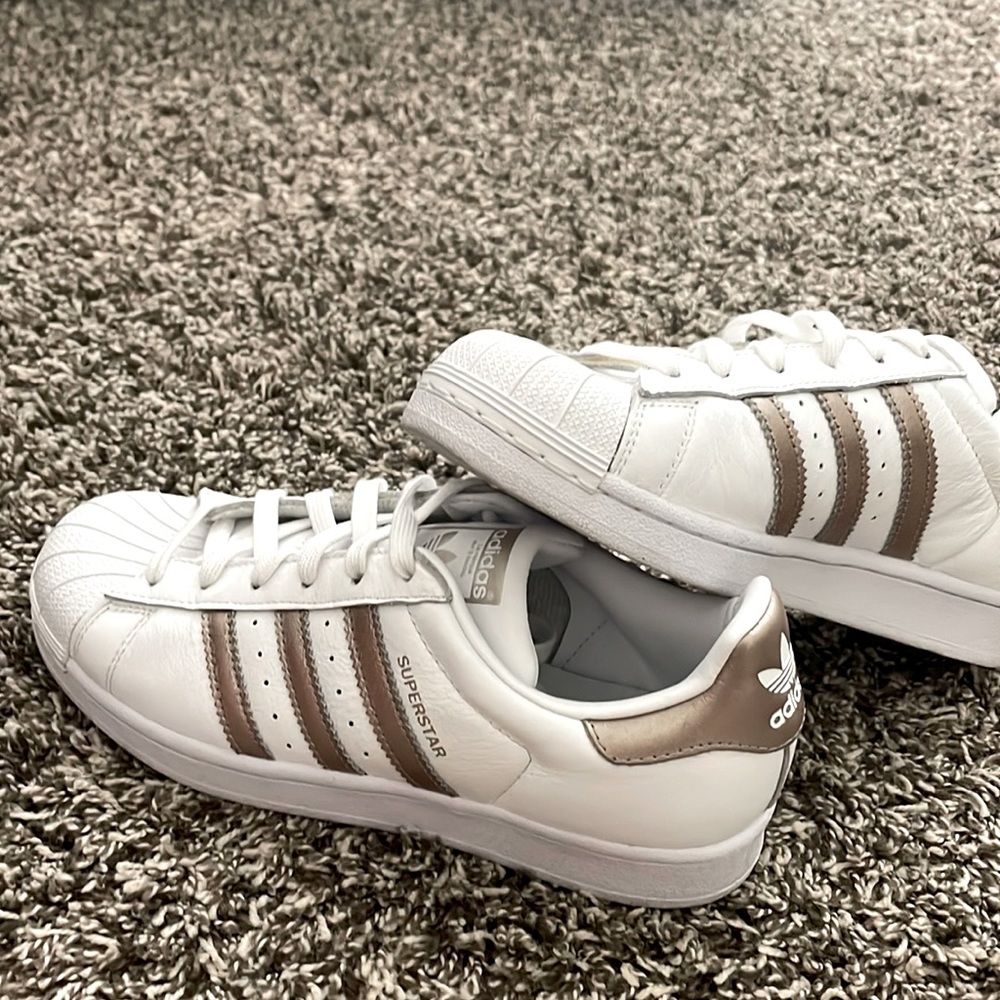 Adidas superstar white and gold